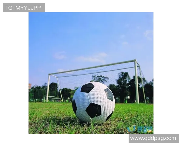 足球明星背后的奋斗与坚持感人故事揭示梦想成真的不易与温暖